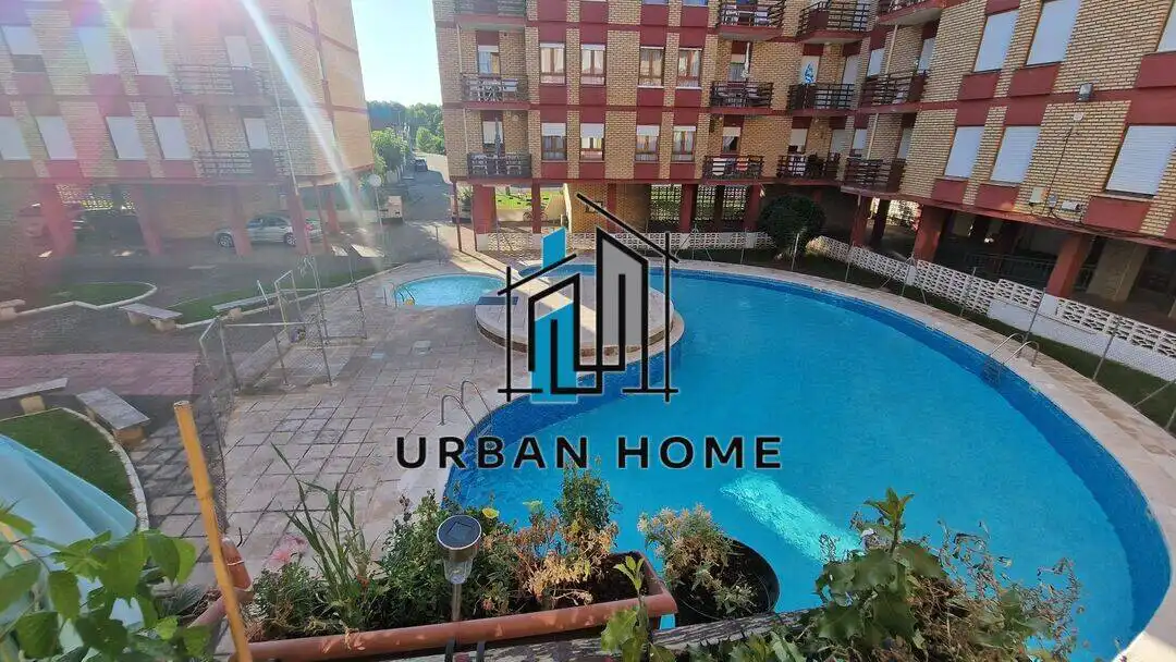 Piscina de Piso en venta en Carrizo con Calefacción, Parquet y Terraza