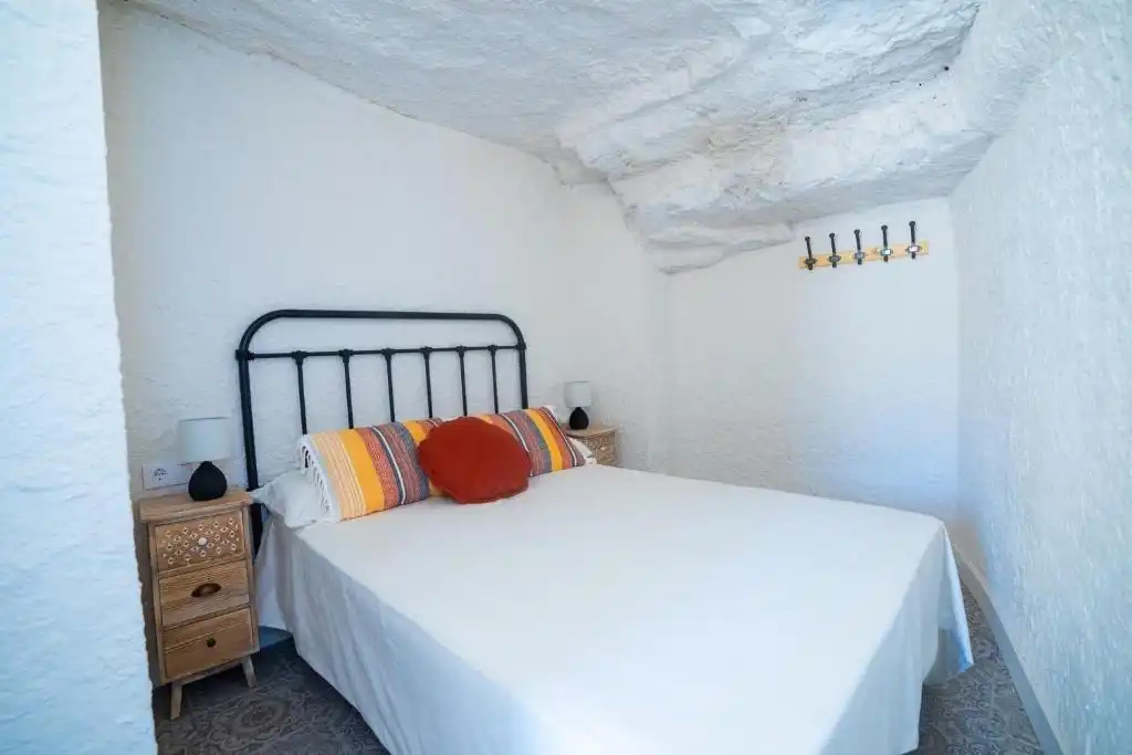 Dormitori de Finca rústica en venda en Alcalá del Júcar amb Aire condicionat, Calefacció i Moblat