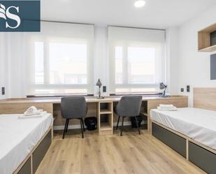 Dormitori de Apartament de lloguer en  Madrid Capital amb Aire condicionat, Terrassa i Balcó