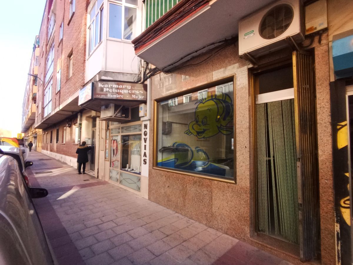 Exterior view of Premises for sale in Valladolid Capital  with Air Conditioner