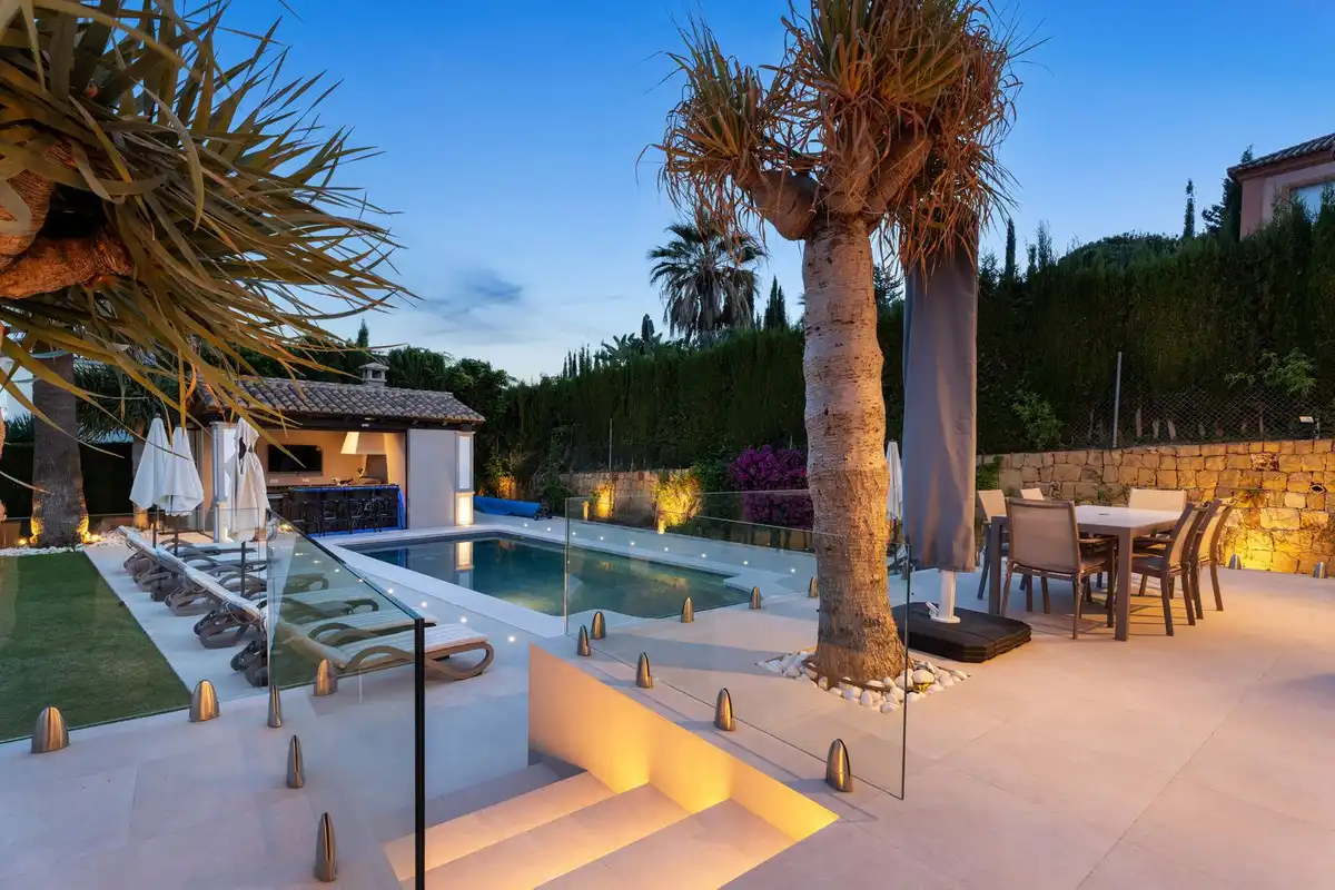 Villa mit Garten zum Verkauf in Nueva Andalucía, imagen 9