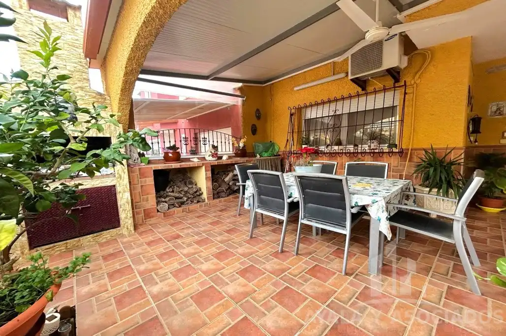 Casa adosada en venta en La Magdalena - Molinos Marfagones