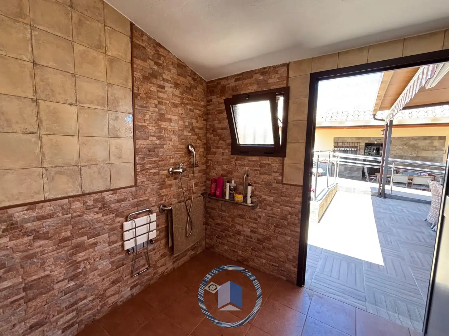 Bany de Casa o xalet en venda en Alcalá de Guadaira amb Piscina