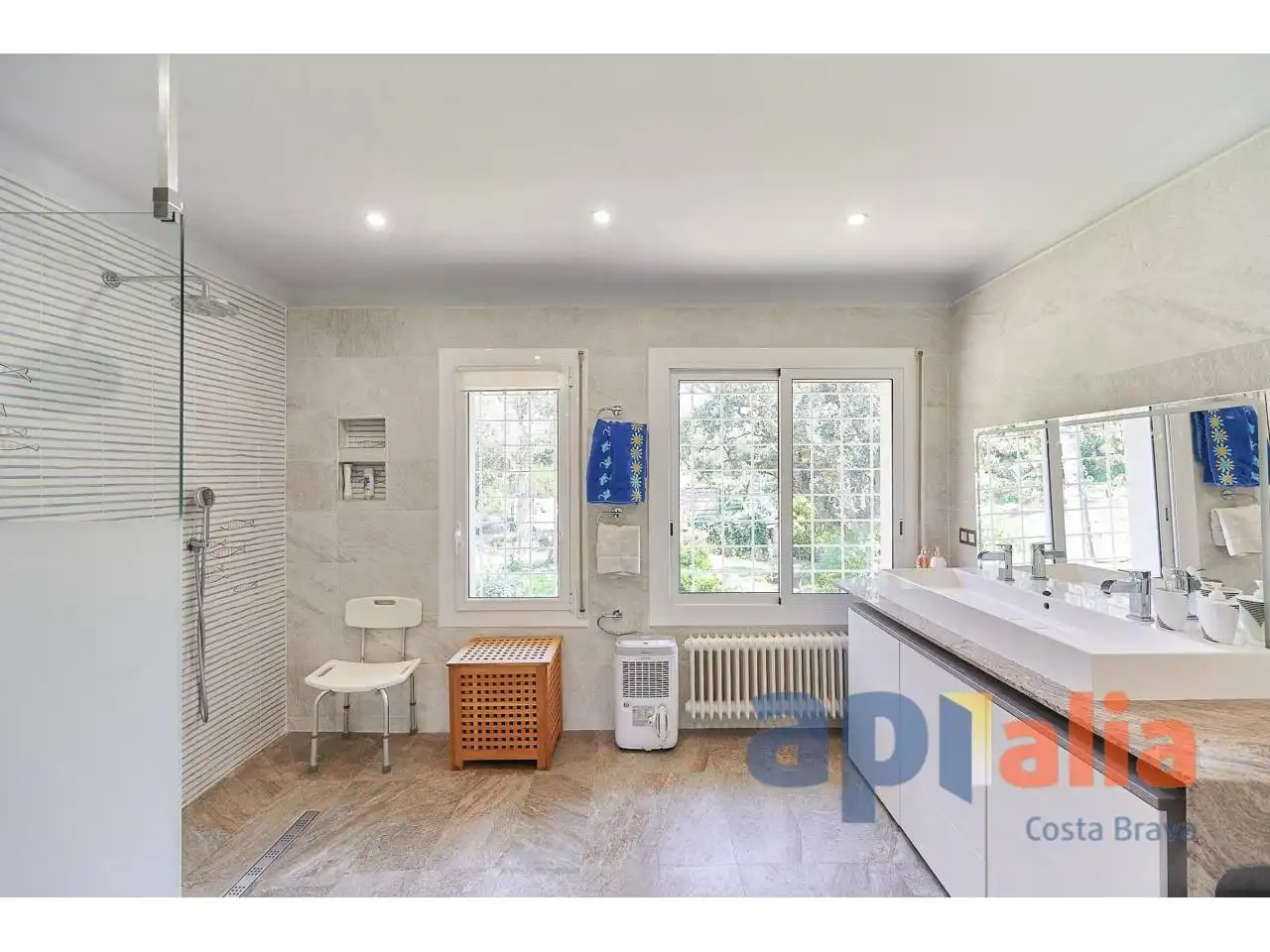 House with pool for sale in Calle  Roques Altes, imagen 12