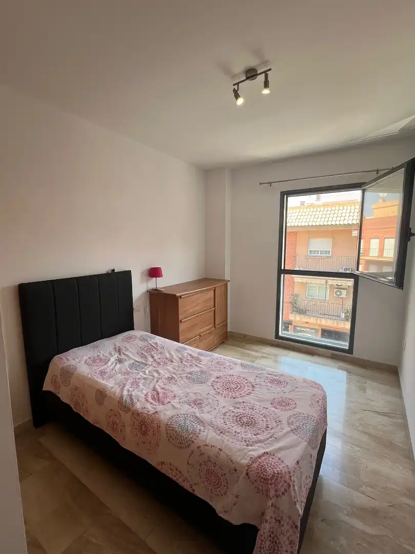 Schlafzimmer von Dachboden zur Miete in Massamagrell mit Klimaanlage, Heizung und Terrasse