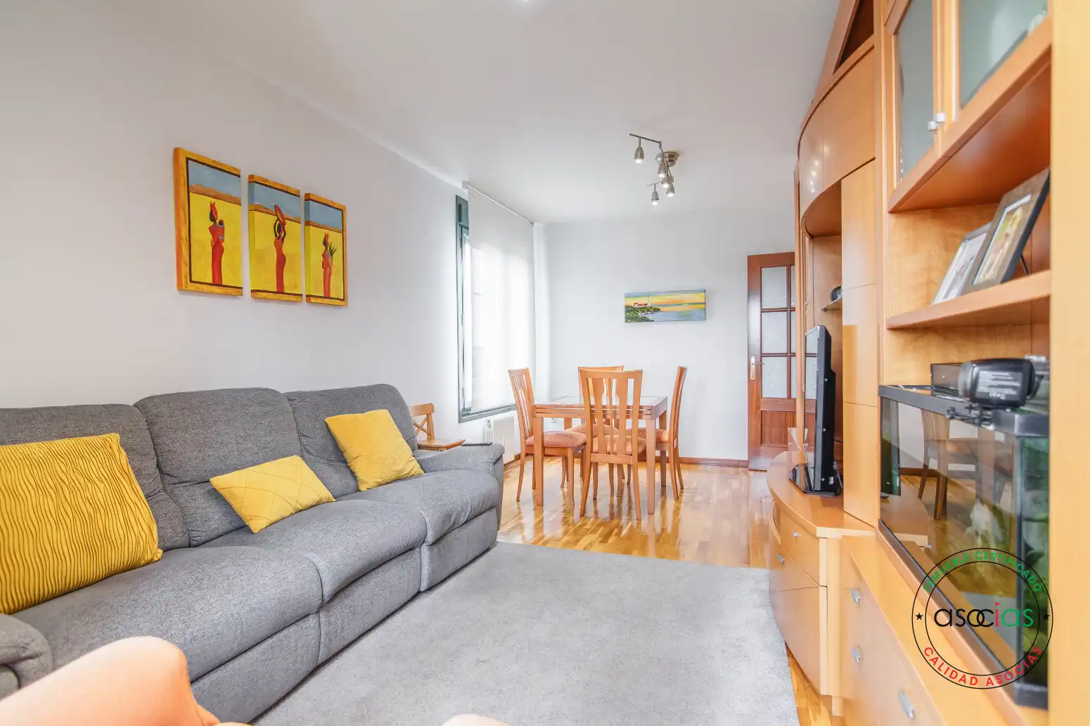 Sala d'estar de Pis en venda en Gijón  amb Calefacció, Parquet i Traster