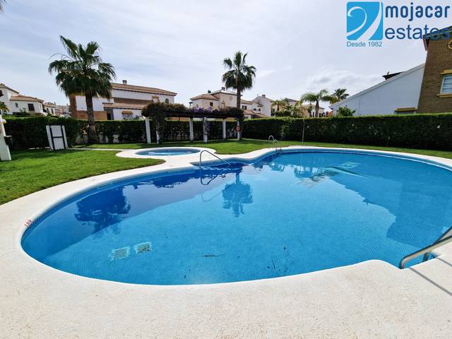 Casa adosada en Venta en Avenida la Giralda, 1 en Lomas del Mar