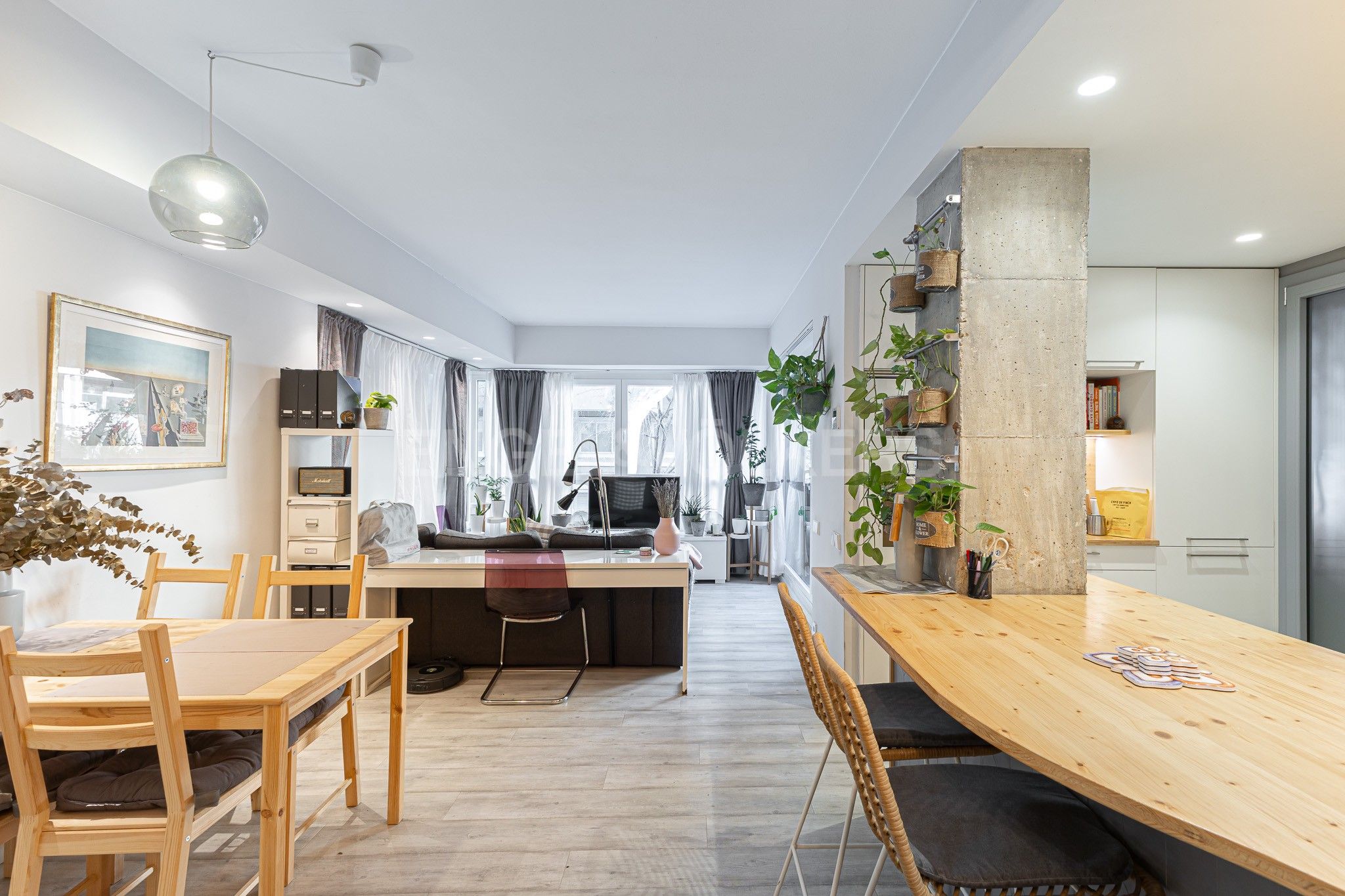 Living room of Apartment for sale in  Barcelona Capital  with Air Conditioner, Heating and Parquet flooring