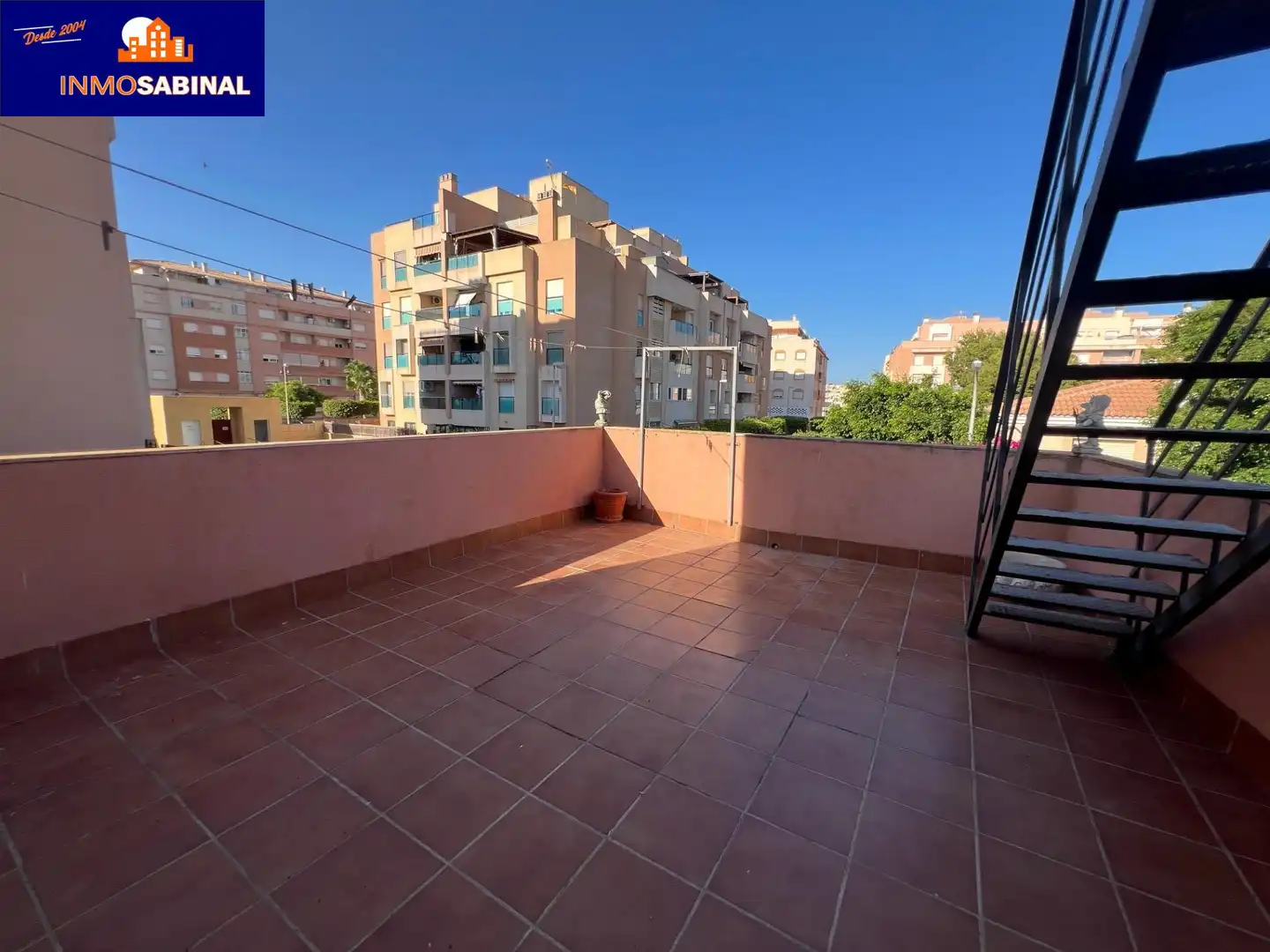 Terrassa de Casa adosada en venda en Roquetas de Mar amb Aire condicionat, Calefacció i Terrassa