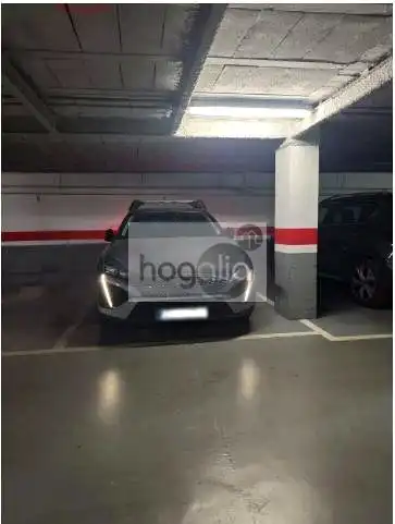 Parking de Piso de alquiler en Sevilla con Aire acondicionado, Terraza y Amueblado