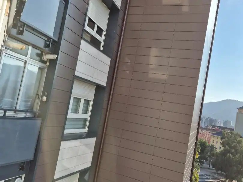 Vista exterior de Piso en venta en Bilbao  con Terraza y Balcón