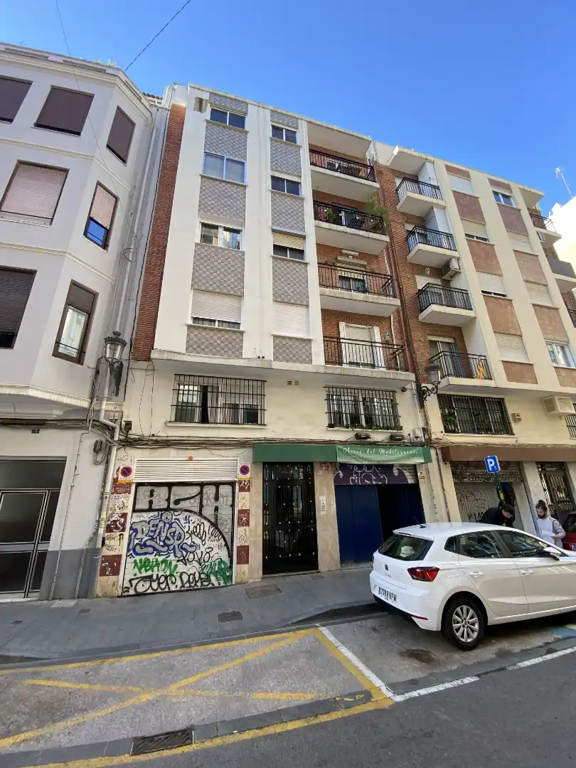 Local comercial en venta en Carrer de Romeu de Corbera 11