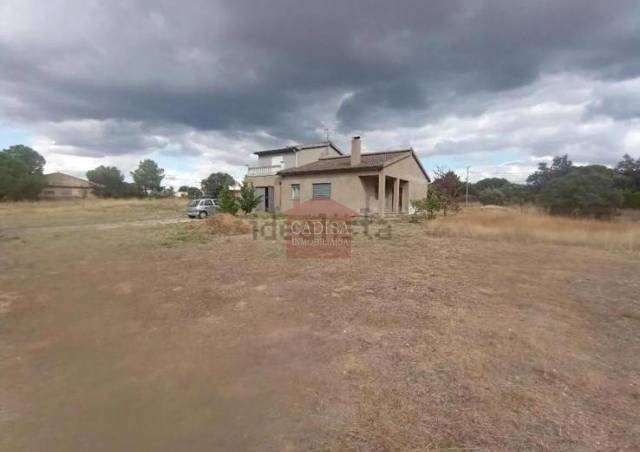 Casa-chalet en Venta en Monterrubio de la Sierra