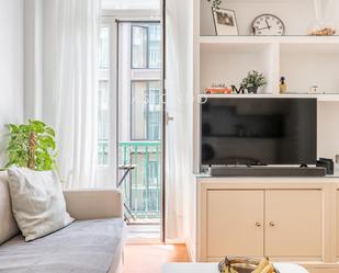 Living room of Flat for sale in  Madrid Capital  with Air Conditioner, Terrace and Furnished