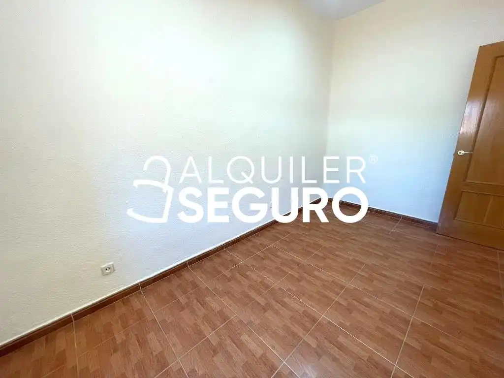 Bedroom of Flat for rent in Madrid  with Air Conditioner and Heating