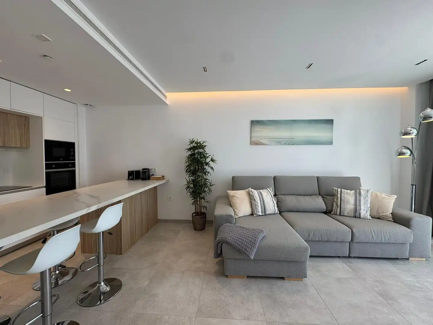 Sala d'estar de Apartament en venda en Chipiona amb Terrassa, Traster i Moblat