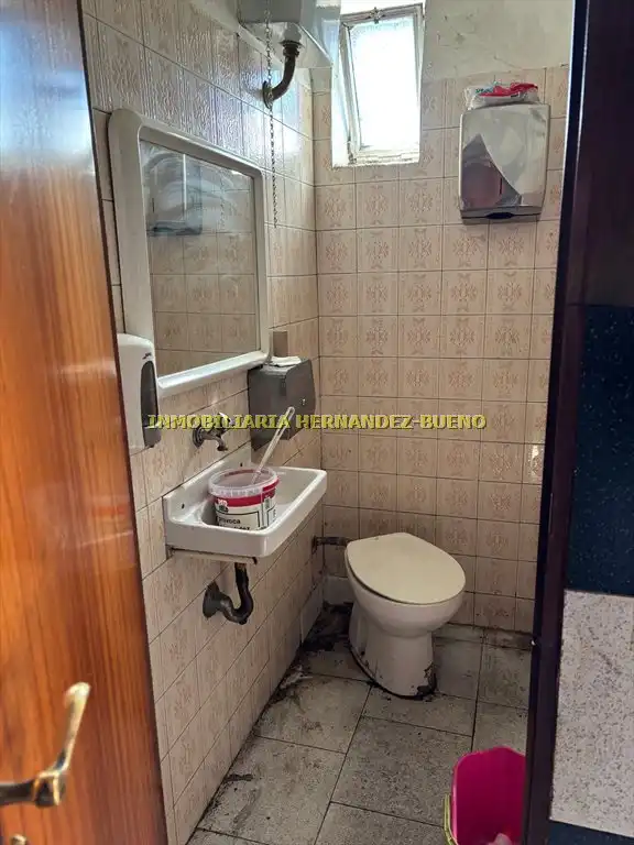 Baño de Local en venta en Salamanca
