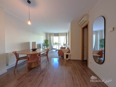 Flat with balcony for sale in Barcelona