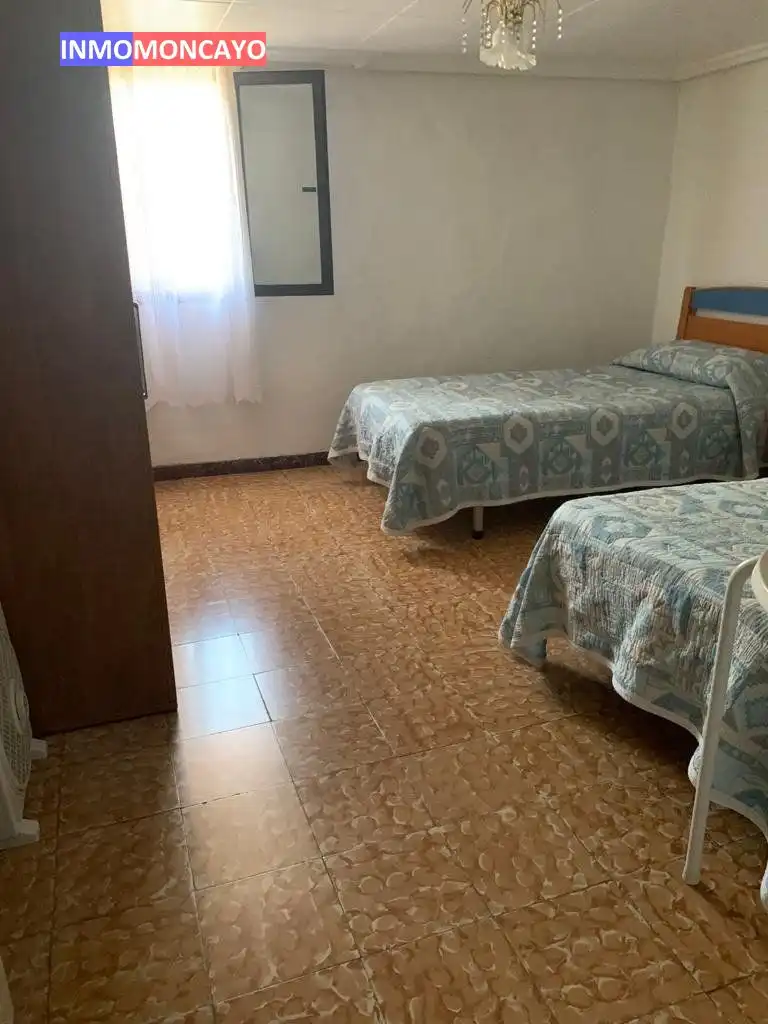 Dormitori de Casa o xalet en venda en Malón amb Terrassa i Moblat