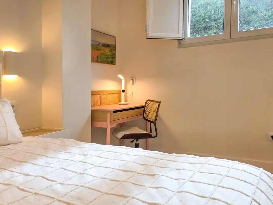 Dormitori de Apartament de lloguer en Suances amb Moblat i Balcó
