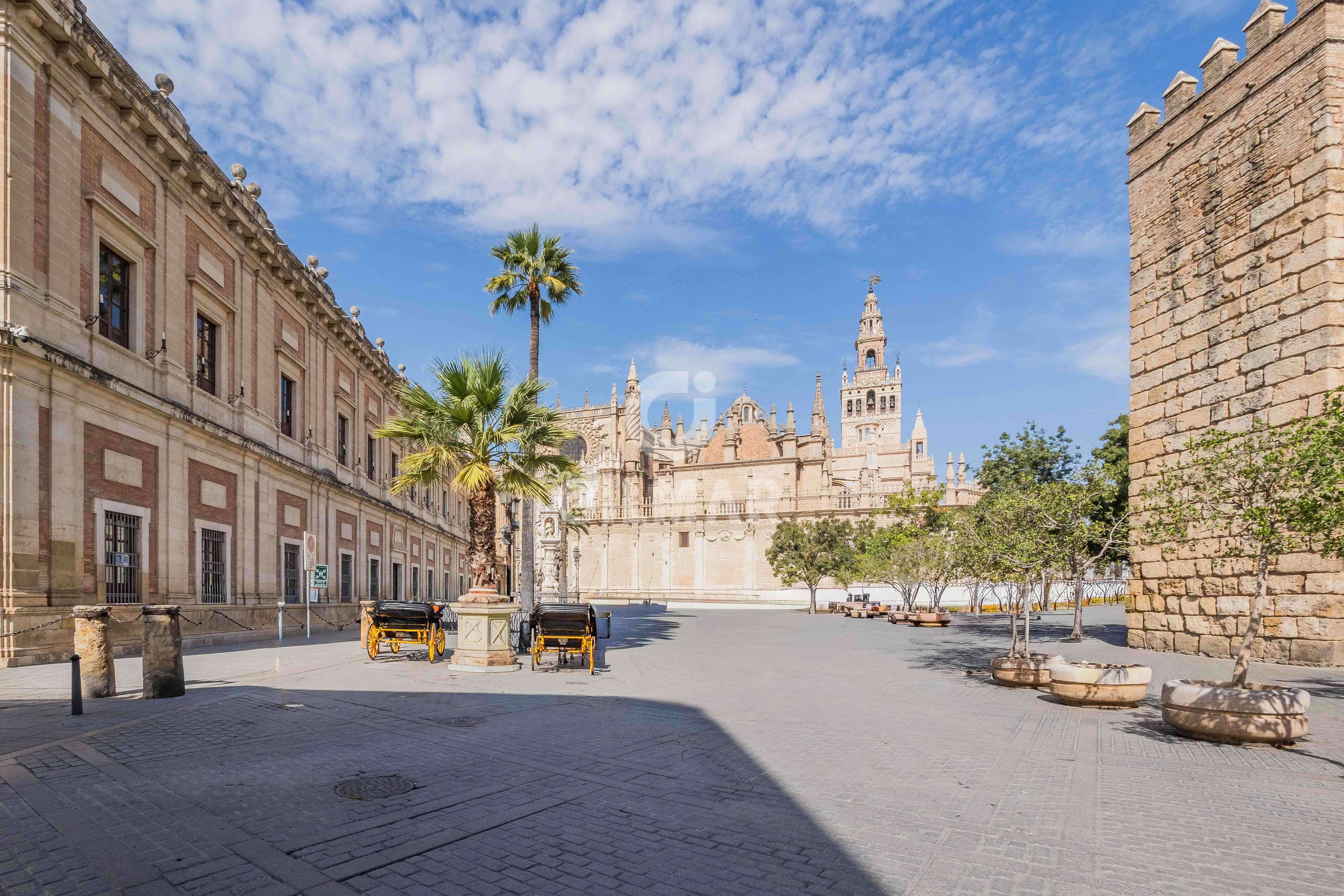 Exterior view of Flat for sale in  Sevilla Capital  with Heating