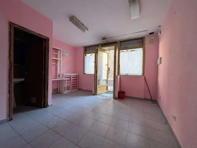 Geschaftsraum zur Miete in Zaragoza