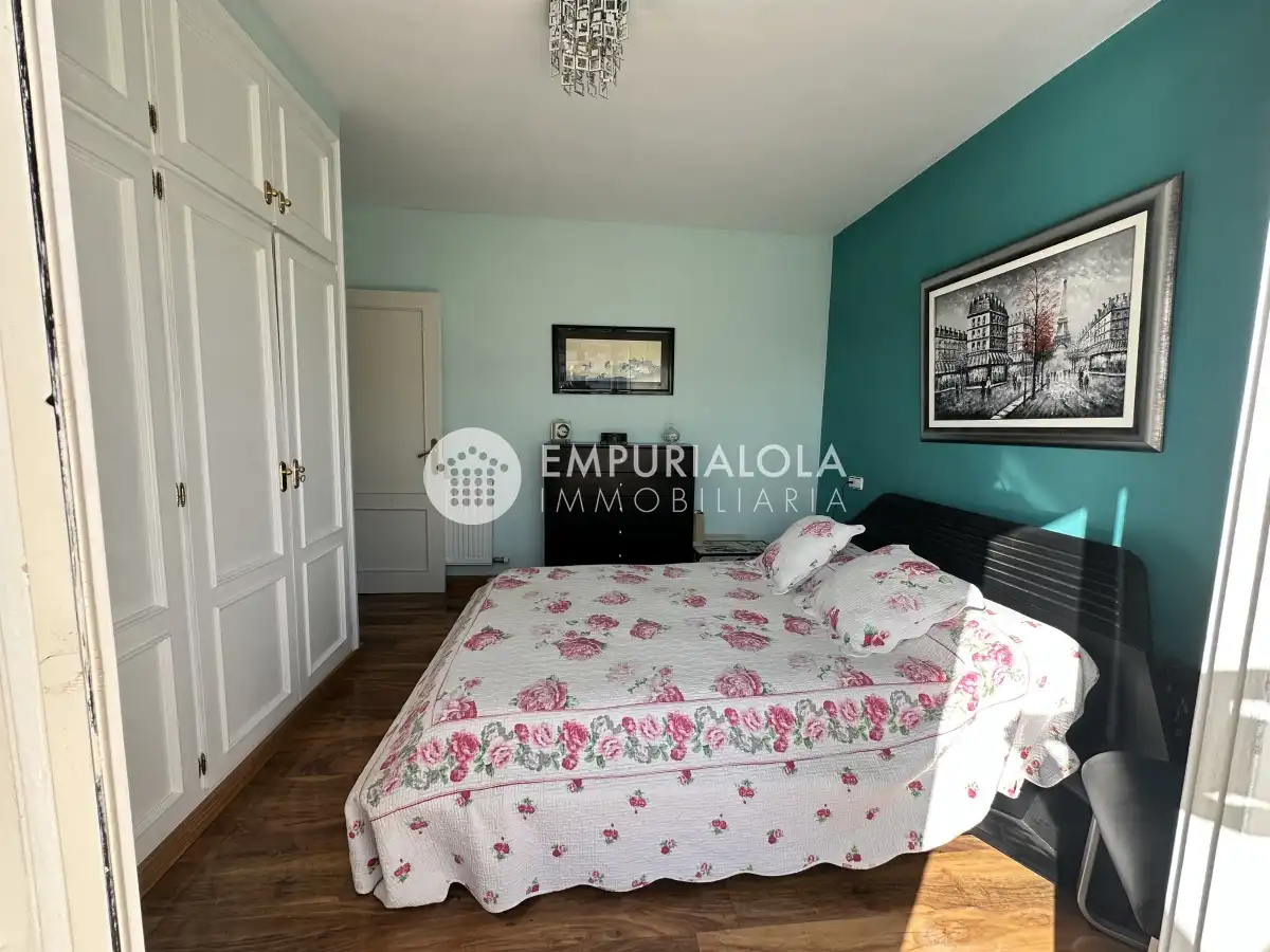 Dormitori de Casa o xalet en venda en Empuriabrava amb Aire condicionat, Jardí privat i Piscina