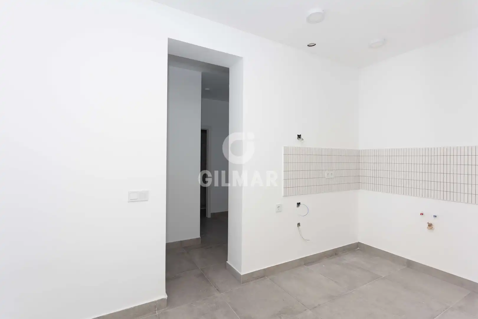Ground floor for sale in Madrid  with Heating and Balcony