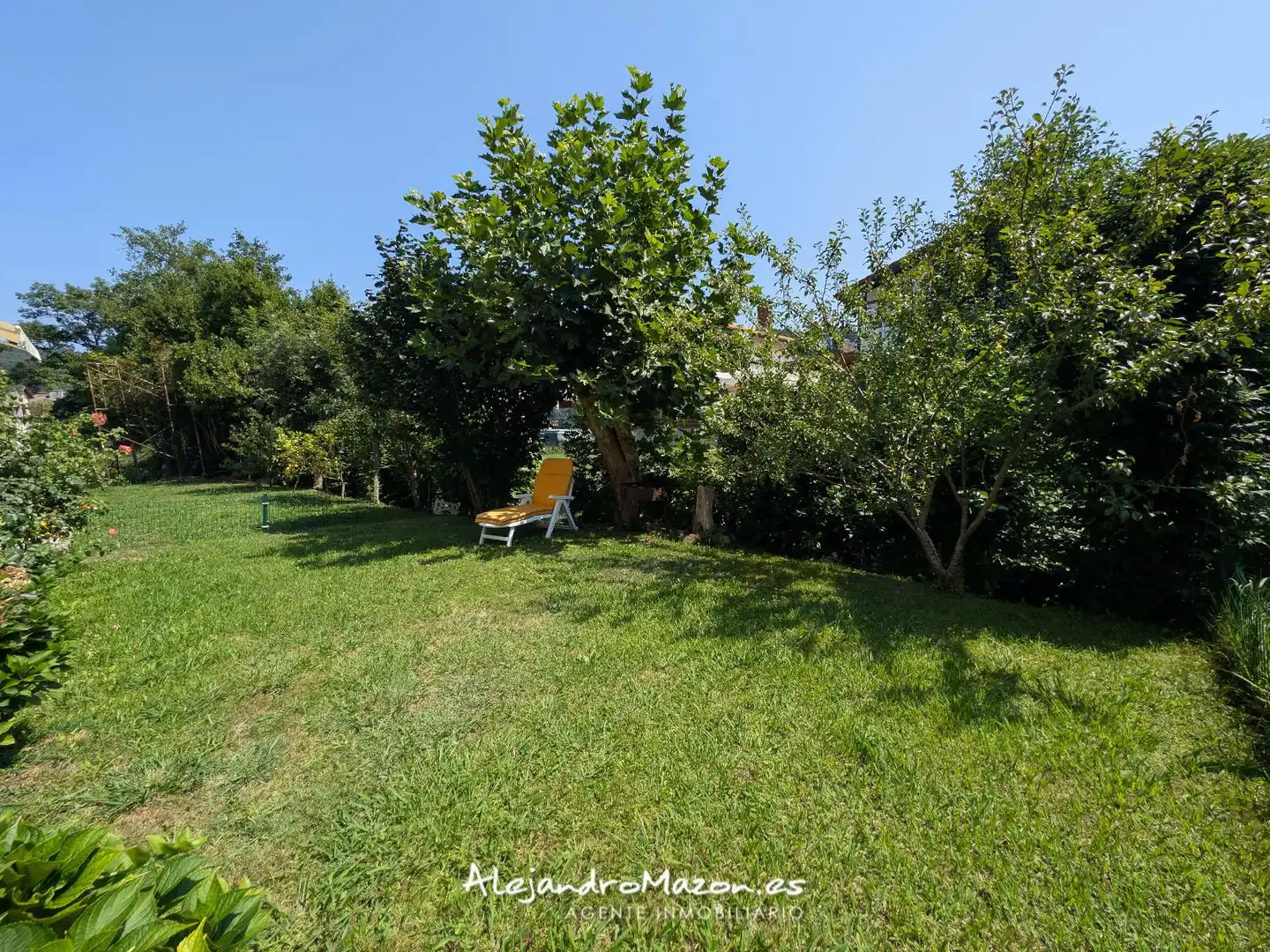 Garten von Einfamilien-Reihenhaus zum Verkauf in Castro-Urdiales mit Heizung, Privatgarten und Terrasse