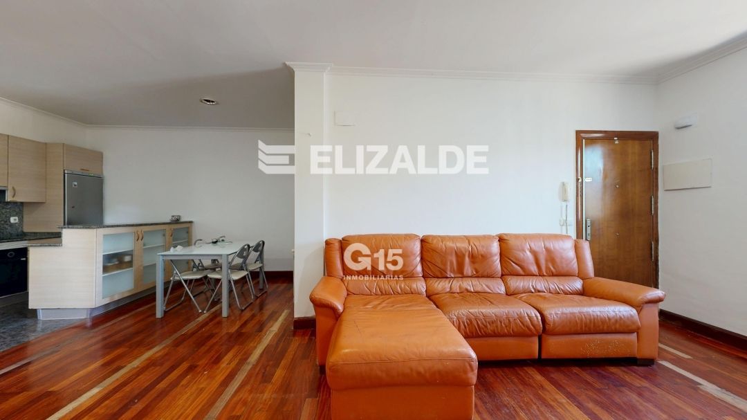 Sala d'estar de Pis en venda en Donostia - San Sebastián  amb Calefacció i Terrassa