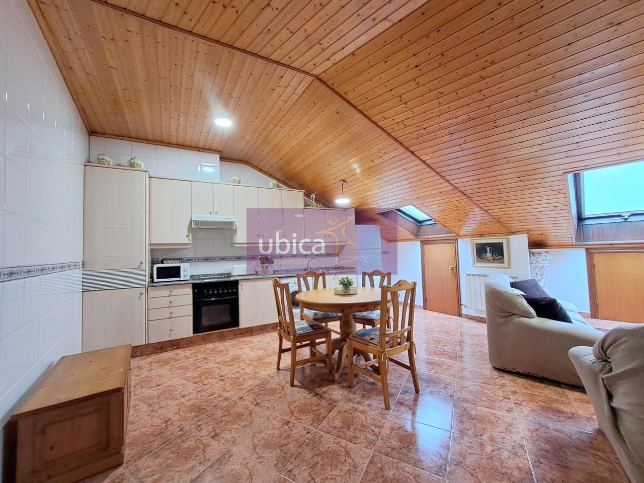 Cuina de Àtic en venda en Mondariz amb Calefacció, Traster i Moblat