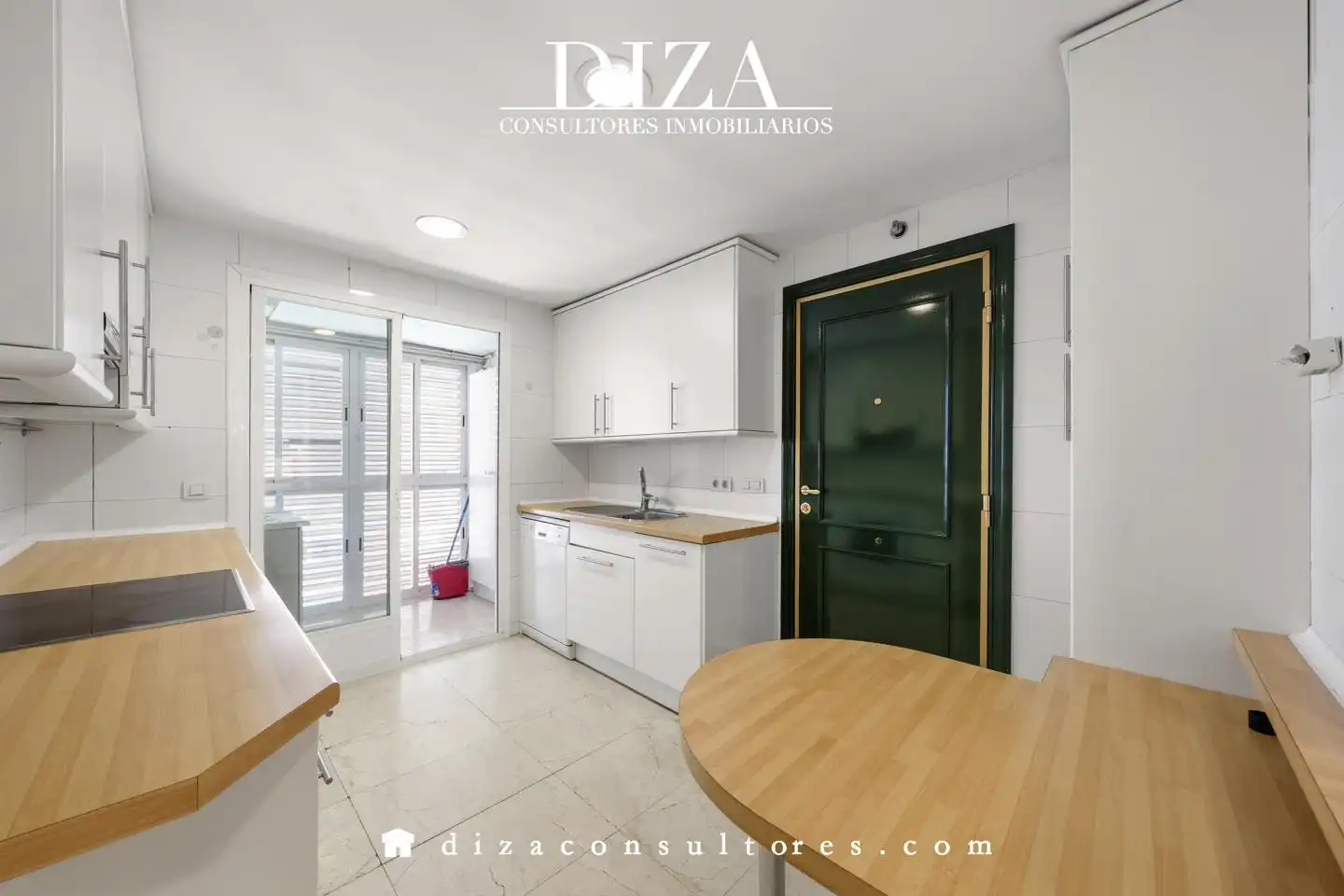 Cocina de Piso en venta en Madrid con Aire acondicionado, Calefacción y Jardín privado