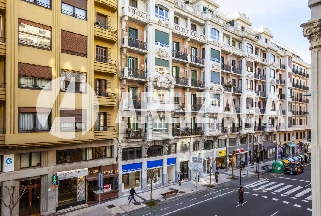 Außenansicht von Wohnung zum Verkauf in Donostia - San Sebastián  mit Heizung und Balkon
