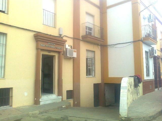 Vista exterior de Garatge en venda en El Cuervo de Sevilla