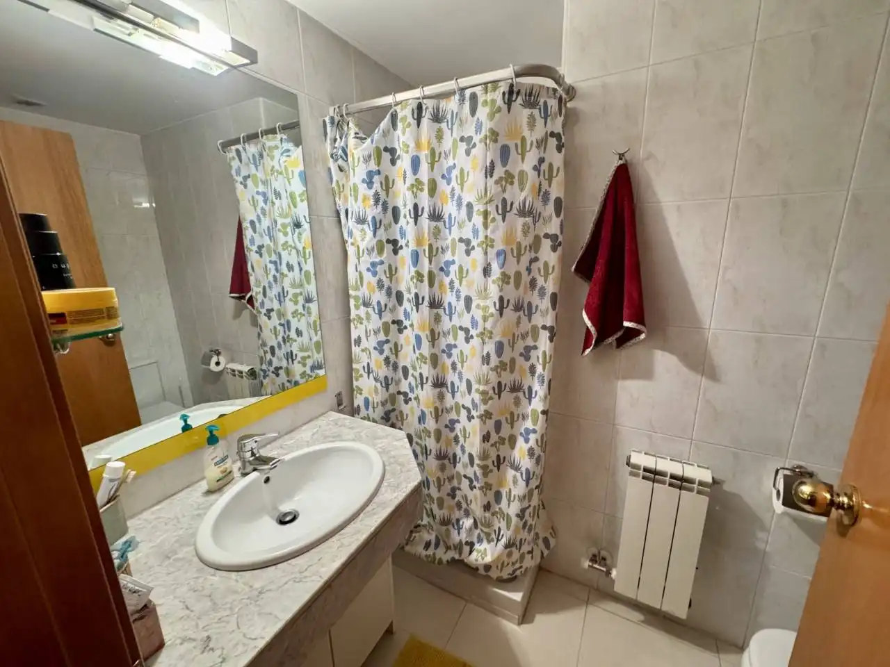 Bany de Pis en venda en Cerdanyola del Vallès amb Parquet, Terrassa i Piscina comunitària