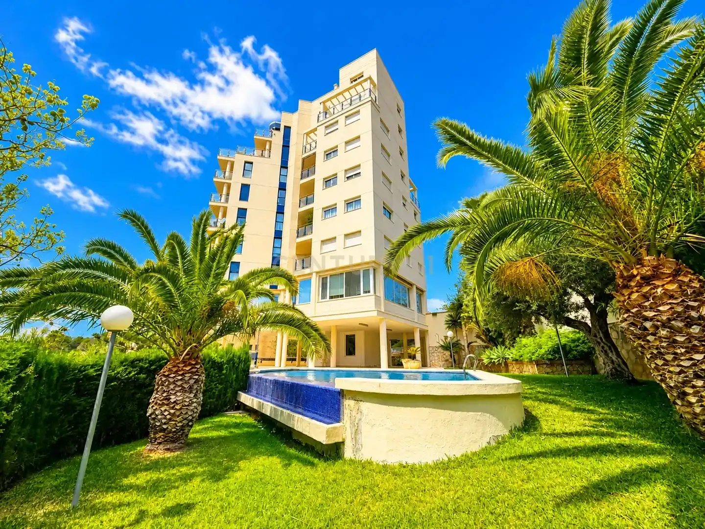 Vista exterior de Apartamento en venta en Calpe / Calp con Aire acondicionado, Piscina y Lavadora