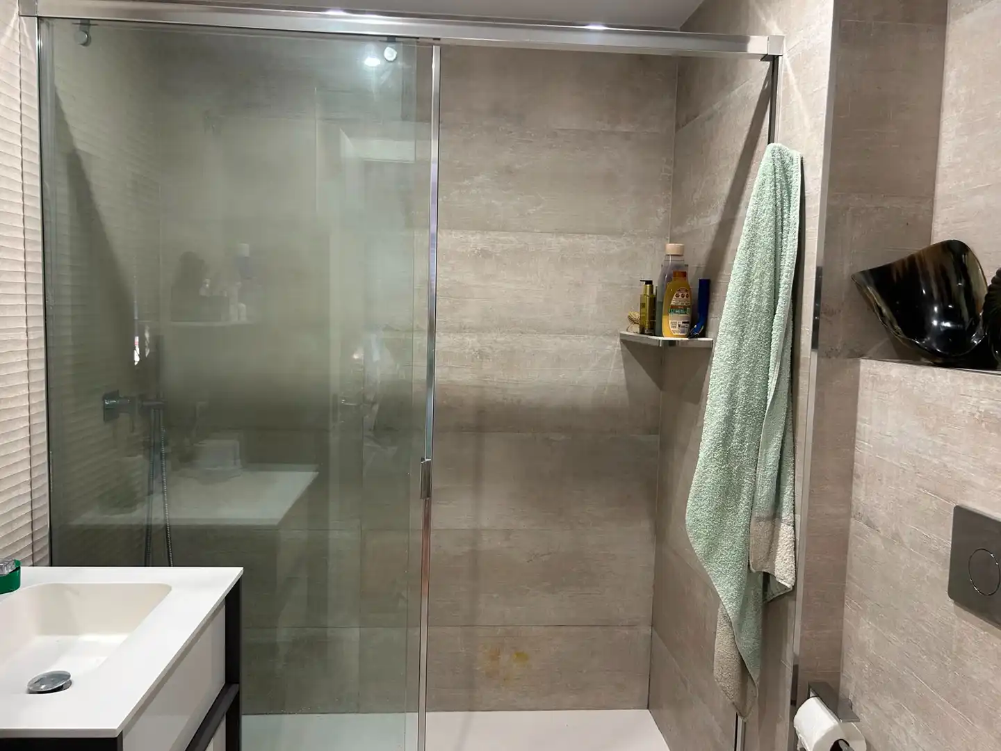 Baño de Piso en venta en Valencia con Aire acondicionado, Amueblado y Balcón