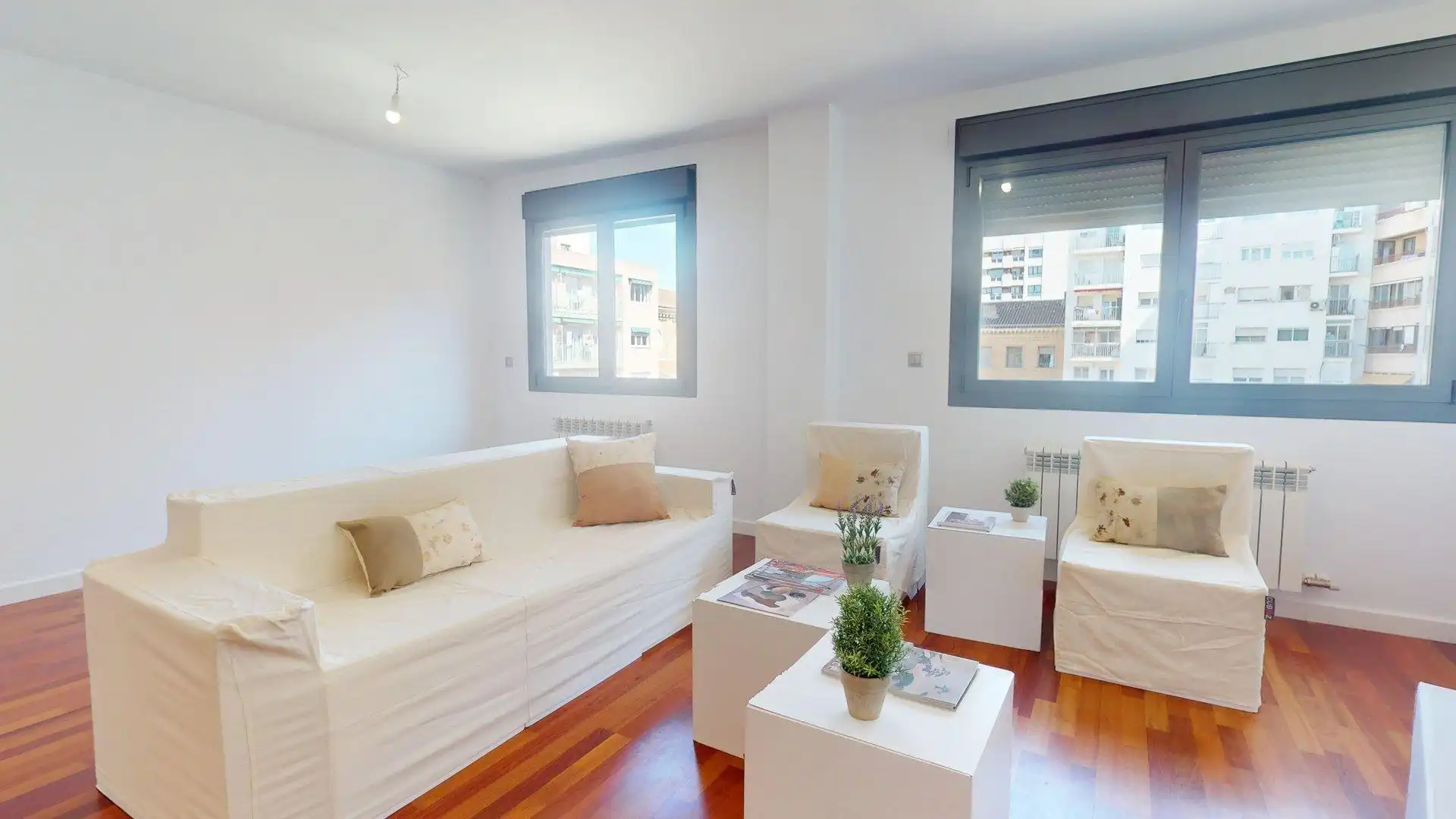 Sala de estar de Dúplex de alquiler en Zaragoza con Aire acondicionado, Calefacción y Balcón