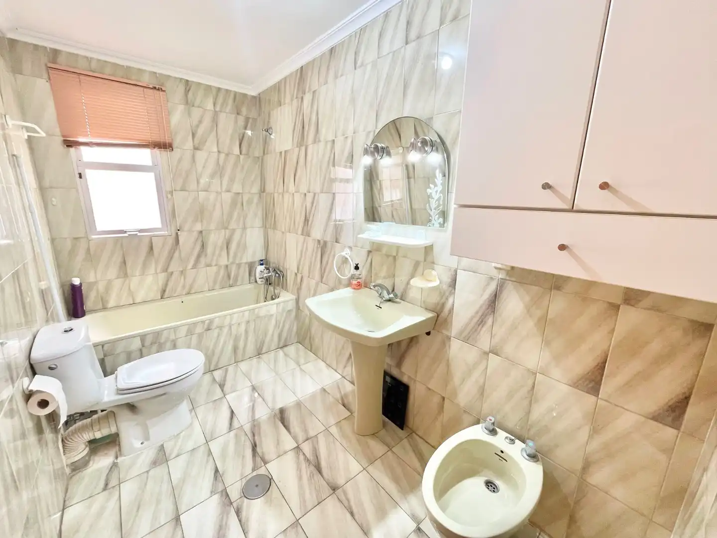 Baño de Apartamento de alquiler en San Pedro del Pinatar con Calefacción, Terraza y Amueblado