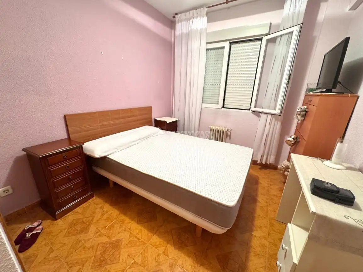 Habitación de Piso en venta en Madrid con Terraza