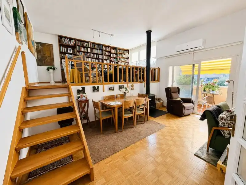 Sala de estar de Piso en venta en Las Rozas de Madrid con Aire acondicionado, Calefacción y Parquet