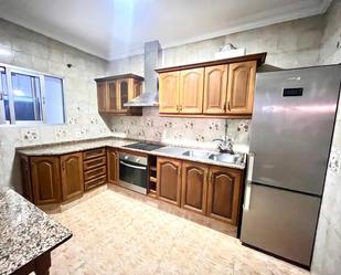 Kitchen of Single-family semi-detached for sale in Chiclana de la Frontera