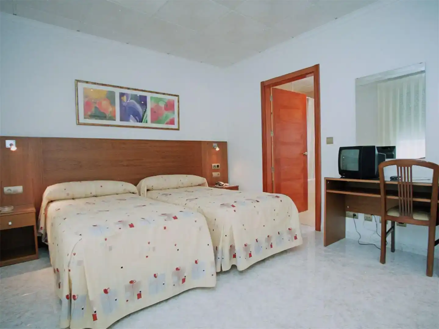 Habitación de Piso para compartir en Tortosa con Aire acondicionado, Trastero y Amueblado
