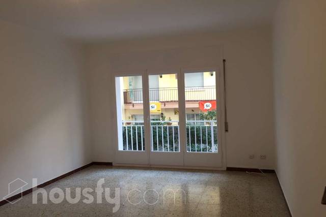 Piso en Alquiler en Carrer de Mossèn Jacint Verdaguer, . en Centre - Nucli Antic