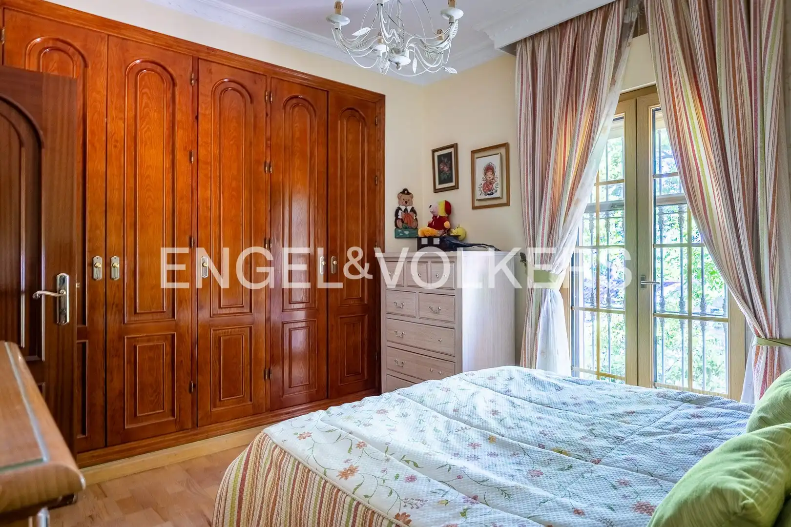 Bedroom of Houses for sale in Sevilla  with Air Conditioner, Heating and Private garden