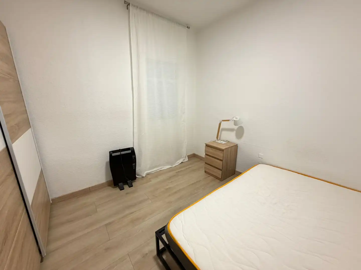 Habitación de Piso de alquiler en Lleida con Aire acondicionado, Calefacción y Parquet