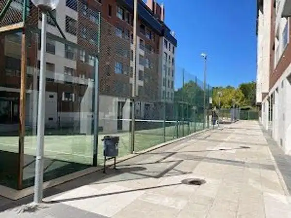 Vista exterior de Pis en venda en Valladolid amb Calefacció, Moblat i Piscina comunitària