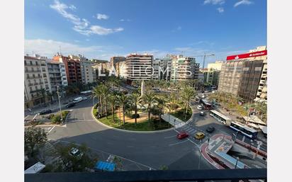 Vista exterior de Àtic en venda en Alicante / Alacant amb Aire condicionat, Terrassa i Balcó