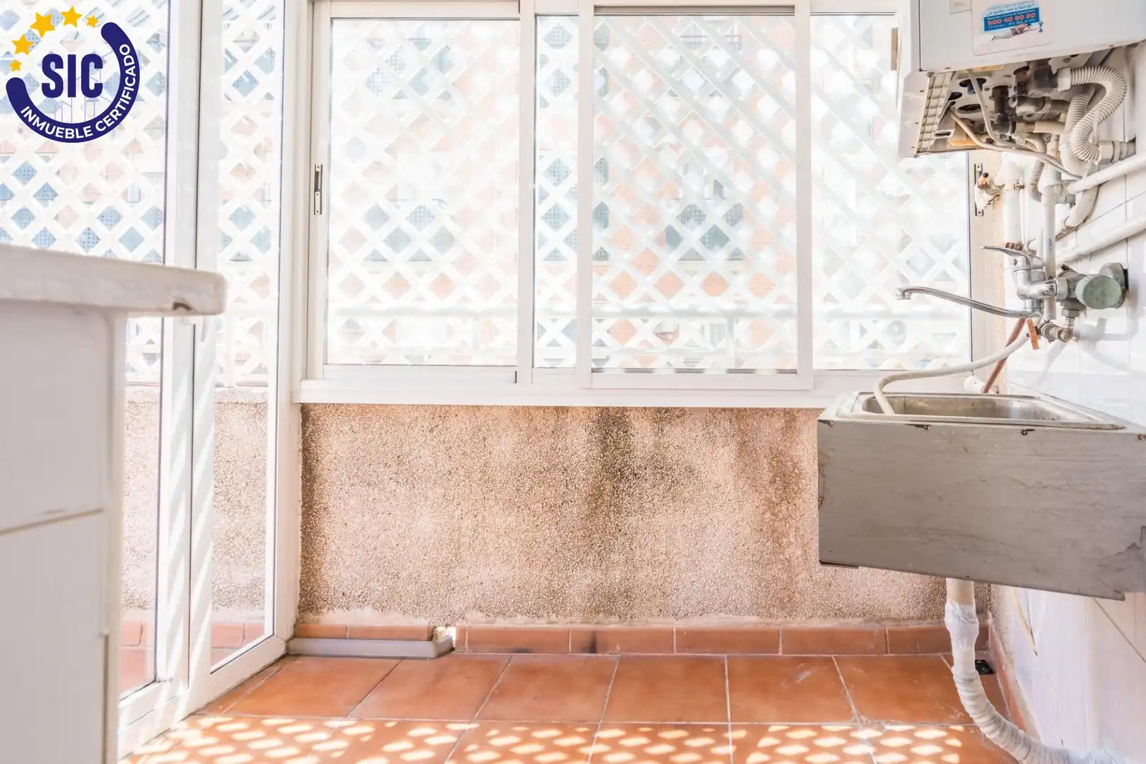 Baño de Piso en venta en Valencia con Aire acondicionado, Calefacción y Terraza