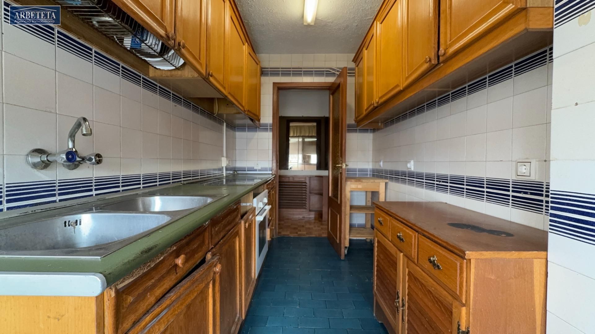 Cuina de Pis en venda en Guadalajara Capital amb Calefacció, Jardí privat i Terrassa